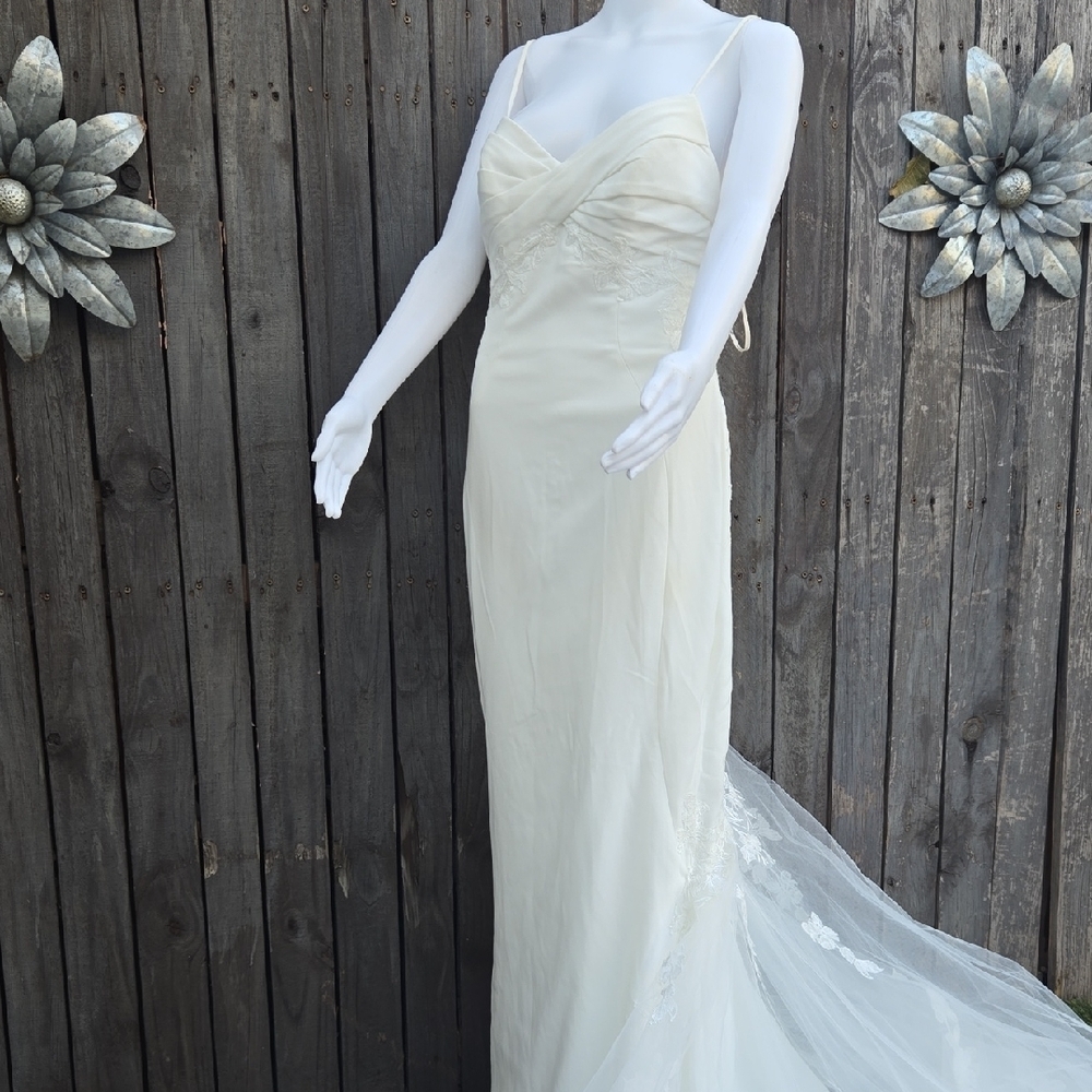 Maggie Sottero Cream Wedding Dress